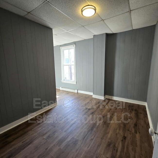 Building Photo - 5 E Lee St
