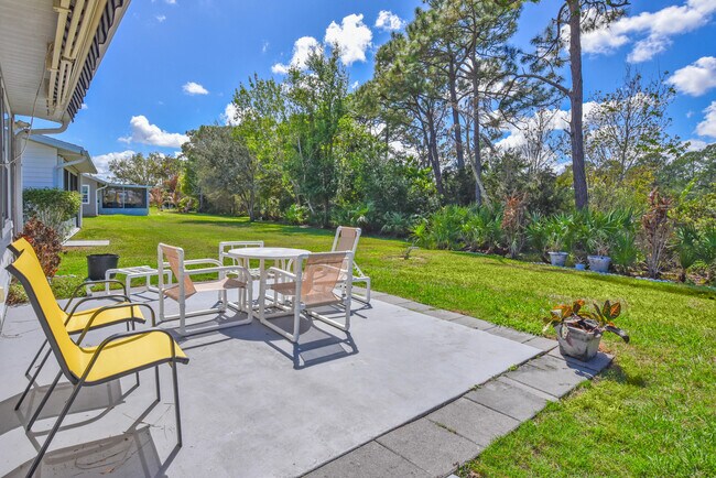 Building Photo - 6940 SE Lillian Ct