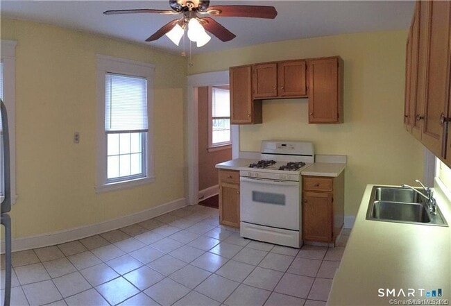 Building Photo - 28 Grove St