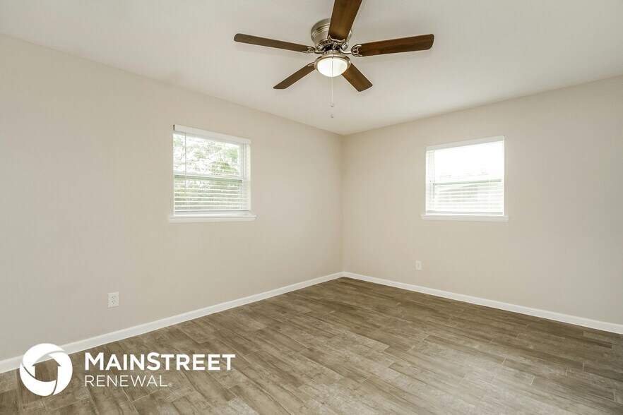 Building Photo - 2065 West Pkwy