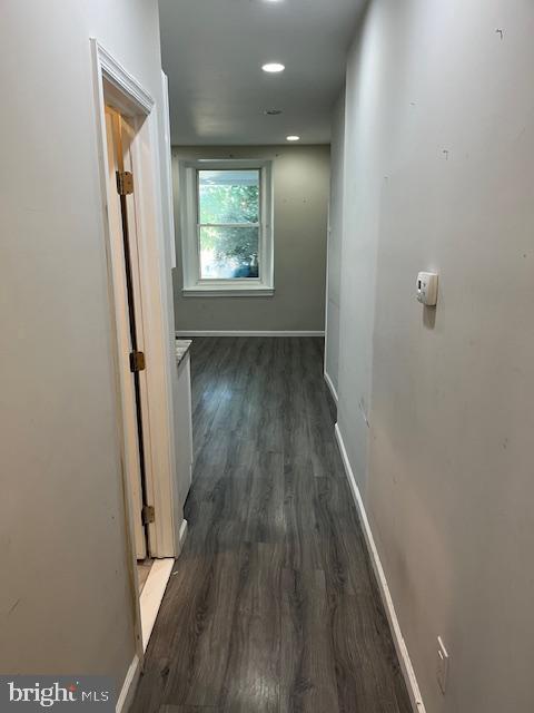 Building Photo - 448 E Walnut Ln