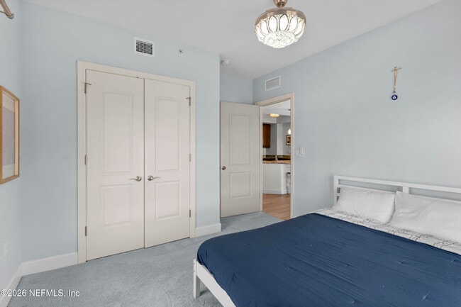 Building Photo - 525 3rd St N