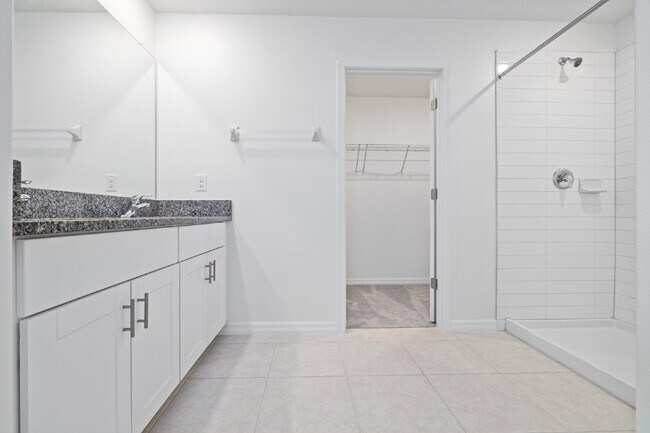 Building Photo - "Spacious 5-Bed Gem in Epperson community ...