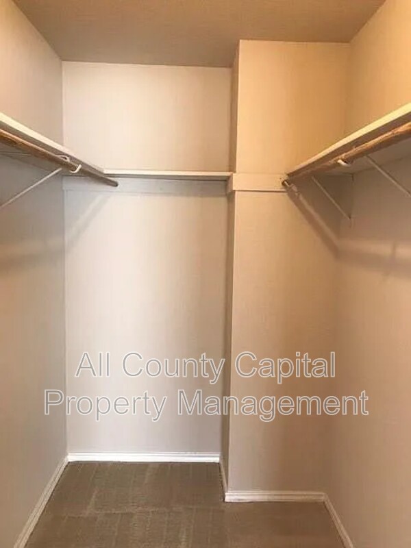 Building Photo - 902 Quartz Ct