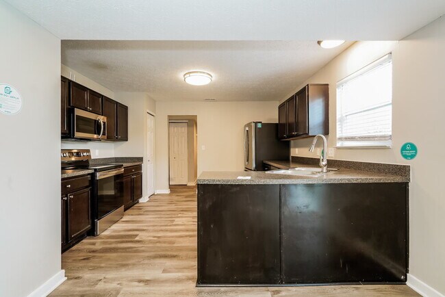 Building Photo - 524 Grassy Bend Dr