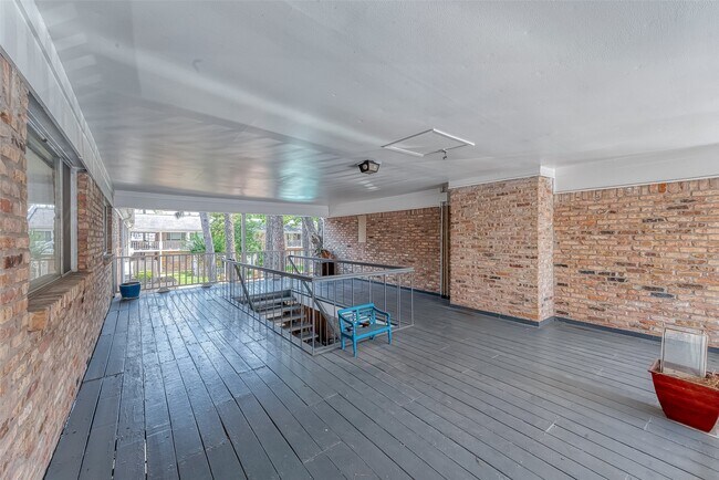 Building Photo - 4040 San Felipe St