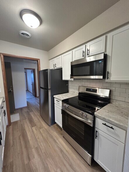 Kitchen - 2917 Todd Dr