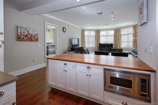 Building Photo - 100 Stone Ridge Way