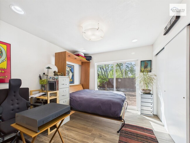 Building Photo - Beautifully Furnished and Equipped Propert...
