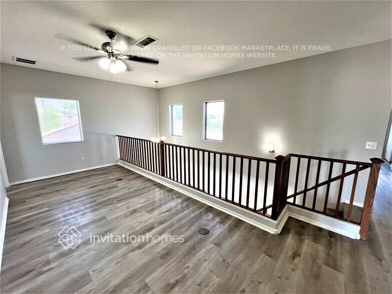 Building Photo - 13050 W Larkspur Rd