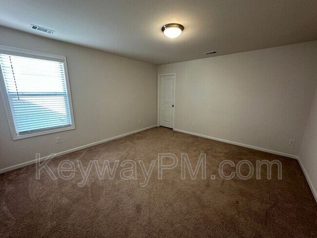 Building Photo - 4150 Thimbleberry Dr