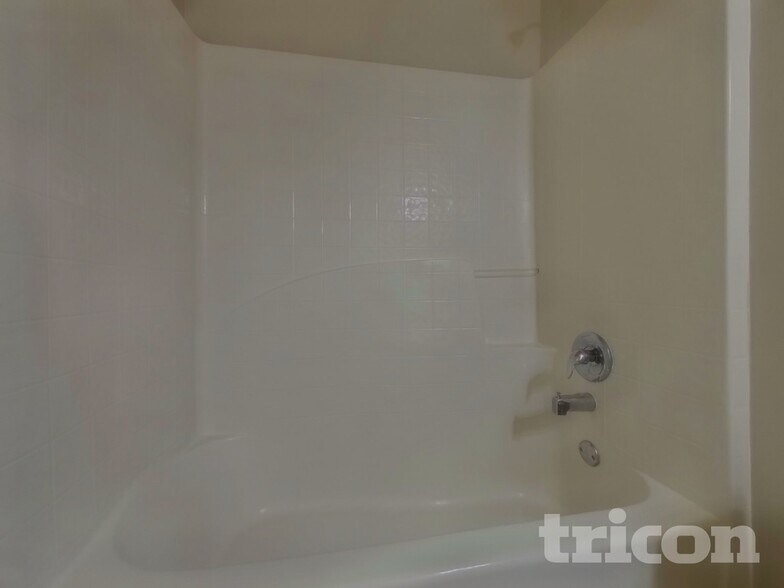 Building Photo - 33 Berwick Way