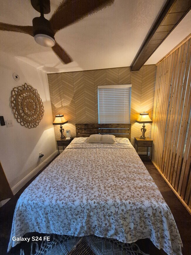 Building Photo - 2503 River Crest