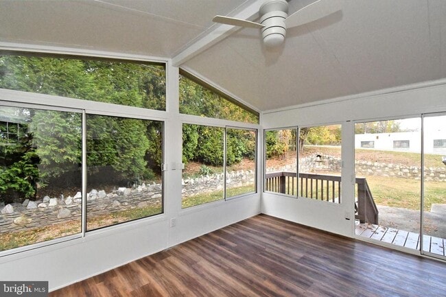 Building Photo - 201 Montgomery Ave