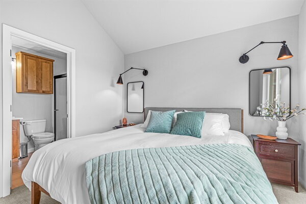 Building Photo - 303 Gangnes Dr