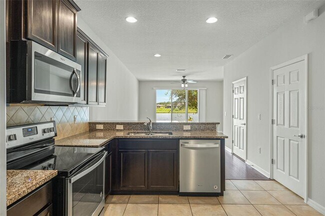 Building Photo - 9210 Hillcroft Dr