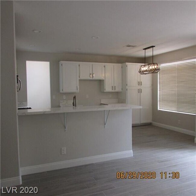 Building Photo - Beautiful 3 Bedroom/2.5 Baths in Summerlin