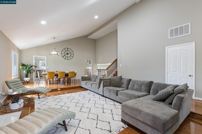 Building Photo - 342 Newcastle Ln