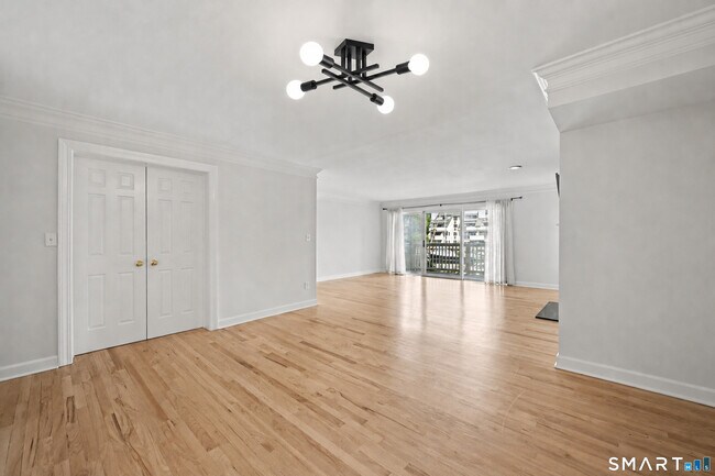 Building Photo - 123 Harbor Dr