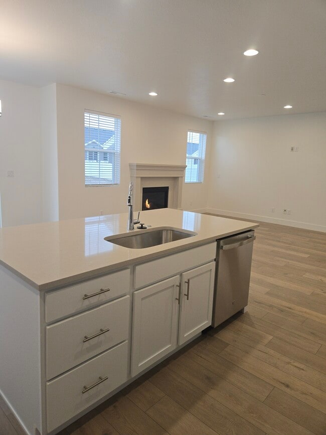 Building Photo - 2025 S 2425 W