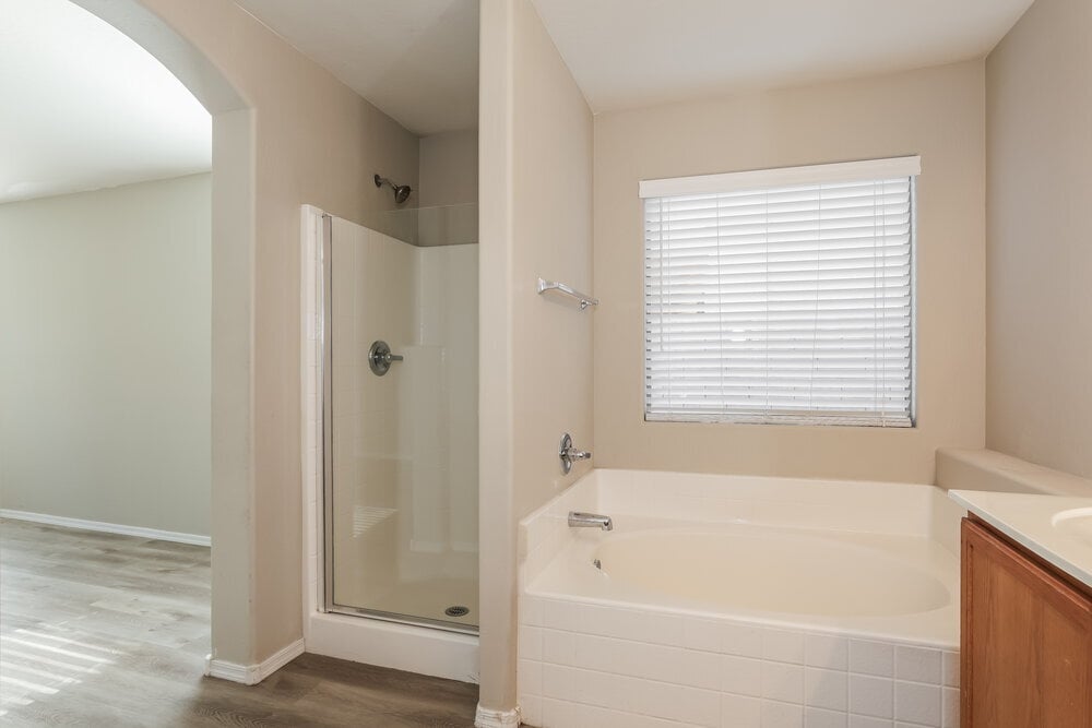 Building Photo - 32647 N Cherry Creek Rd