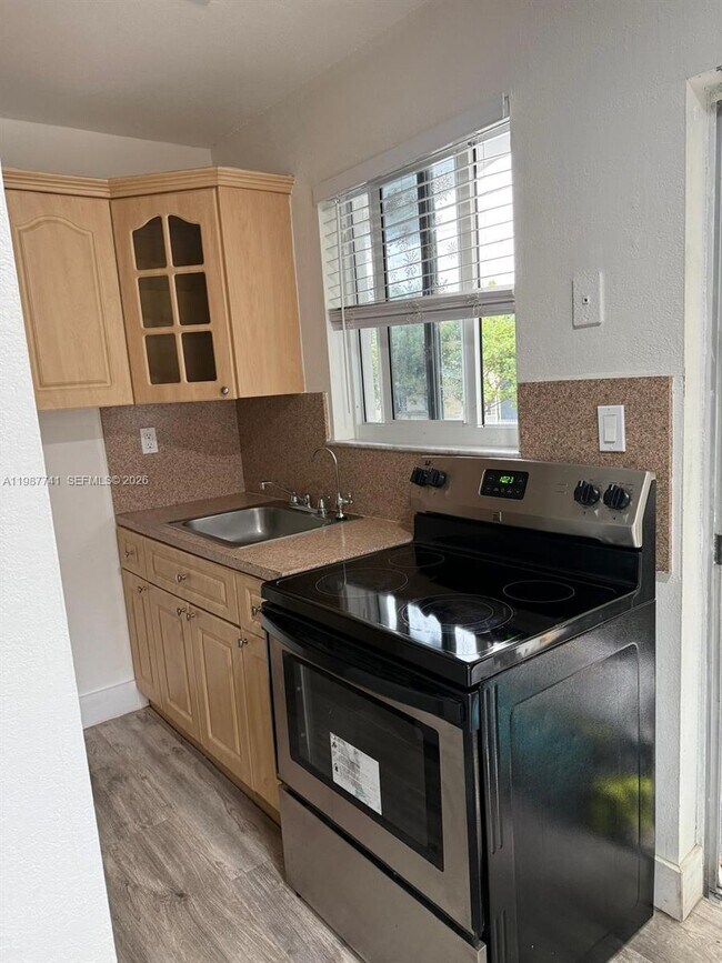 Building Photo - 1467 SW 3rd St