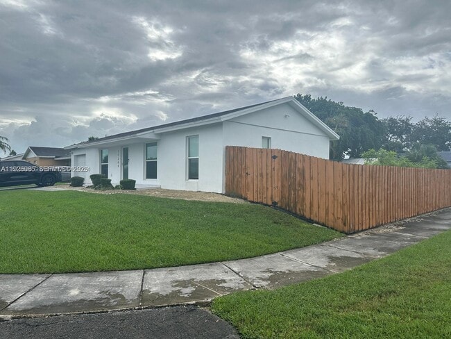 Building Photo - 12364 SW 266th Terrace