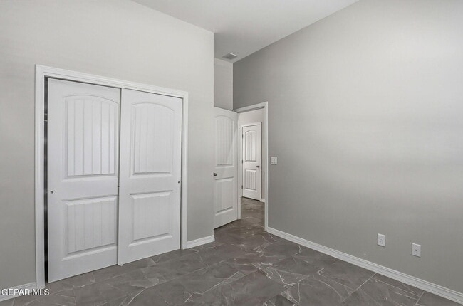 Building Photo - 928 Keenland Ave