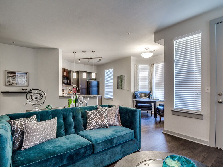 J Marshall Square 9017 N University Ave Oklahoma City OK 73114 Apartment Finder