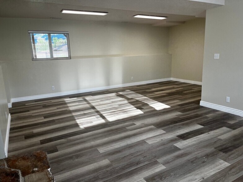 Building Photo - 1442 Willowbrook Dr