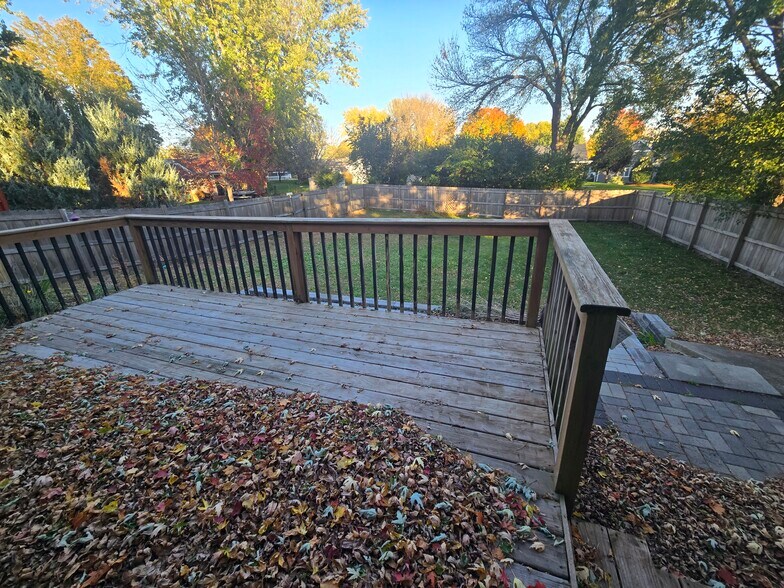 Building Photo - 711 Church St