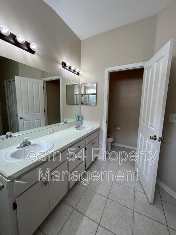 Building Photo - 30534 Tremont Dr