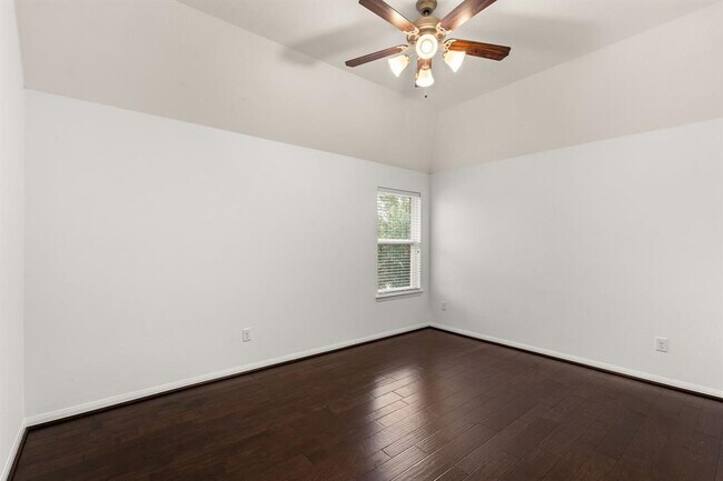 Building Photo - 4615 Hollow Chase Ln