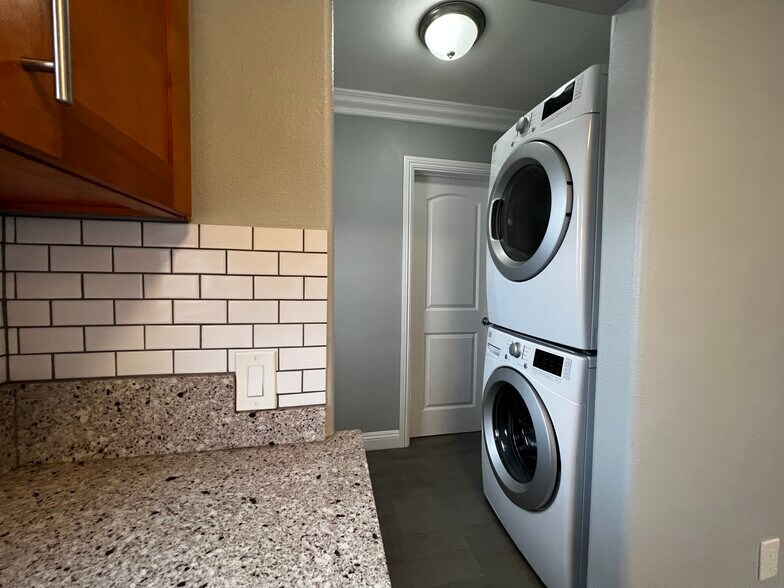 In-unit Washer & Dryer - 378 S Vancouver Ave