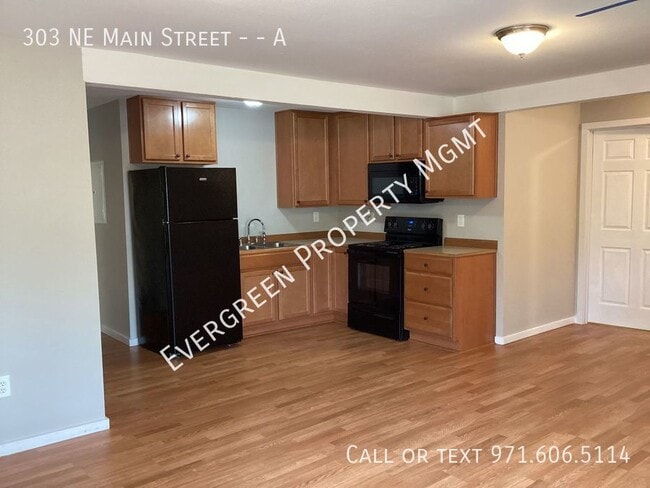 Building Photo - Quaint 2 Bdrm, 1 Bth located in the heart ...