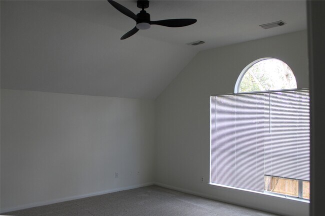 Building Photo - 2118 Laurel Oaks Dr