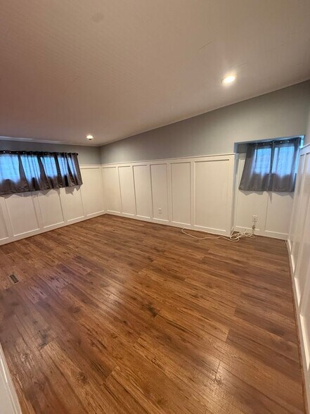 Building Photo - 525 Lee Rd