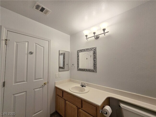Building Photo - 3697 Ferndale Cove Dr