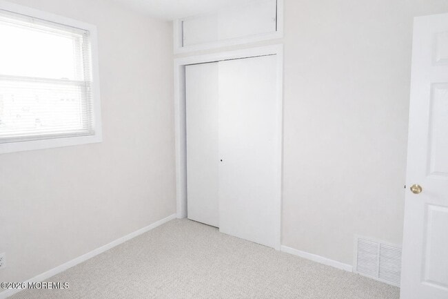 Building Photo - 825 Leeward Dr