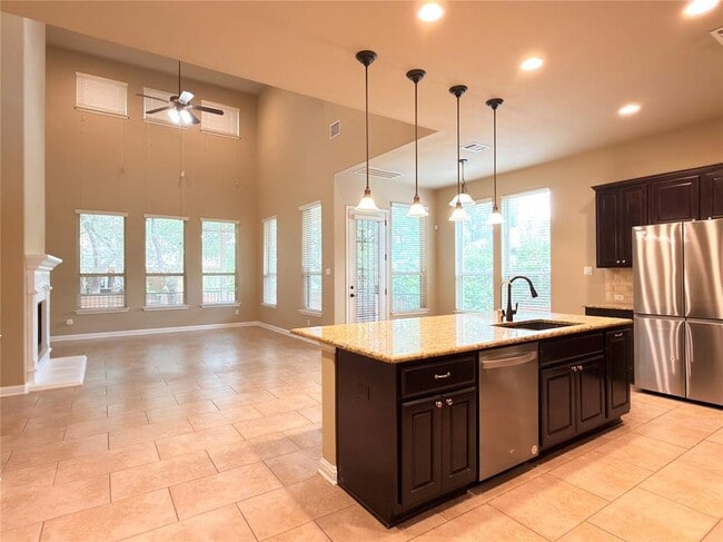 Building Photo - 404 Dry Gulch Bend