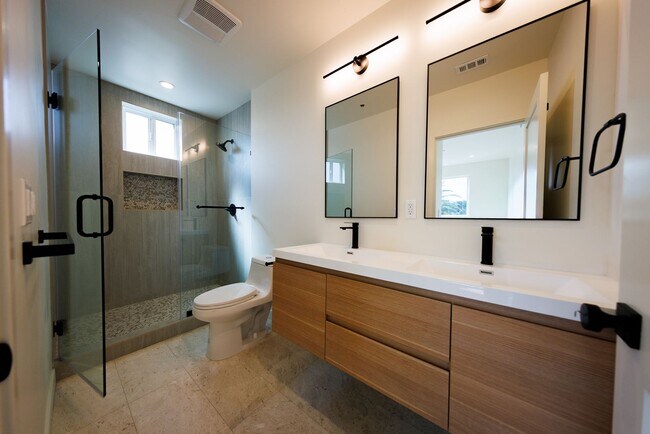 Building Photo - LUXURY in Prime Culver City