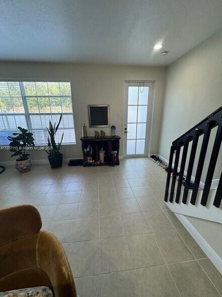 Building Photo - 1318 SW 147th Ter
