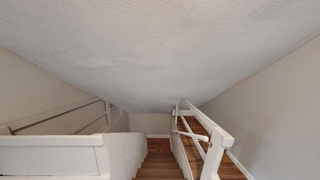 Building Photo - 5 bedroom/1 bath, Old Brooklyn