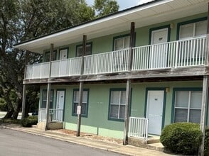 Building Photo - 563 Florosa Ct