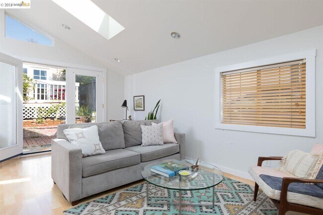 Building Photo - 3669 Madrone Ave