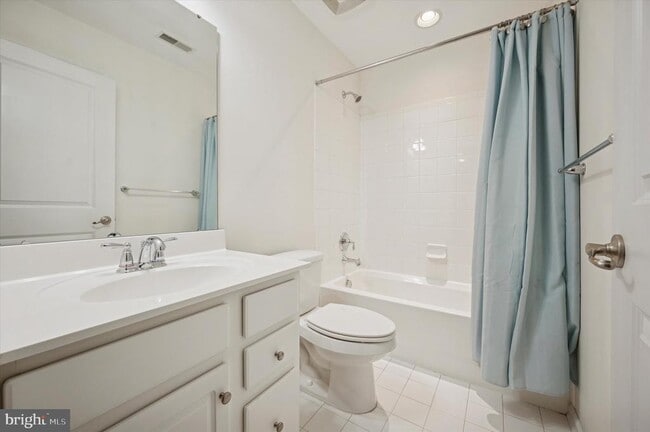 Building Photo - 907 Susan Cir