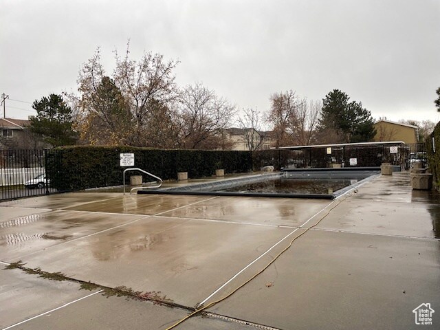 Building Photo - 1557 W 200 S