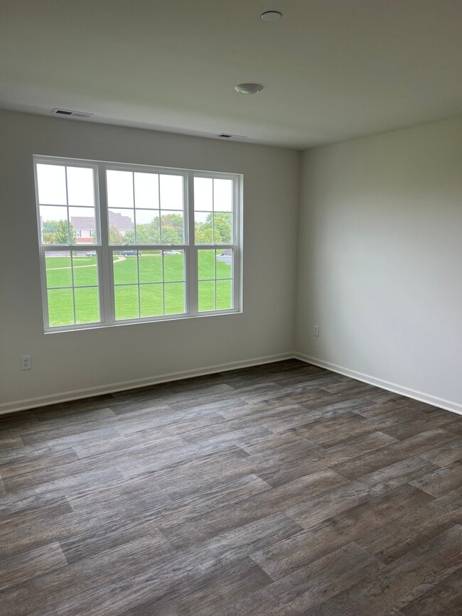 Building Photo - 3820 Bissel Dr