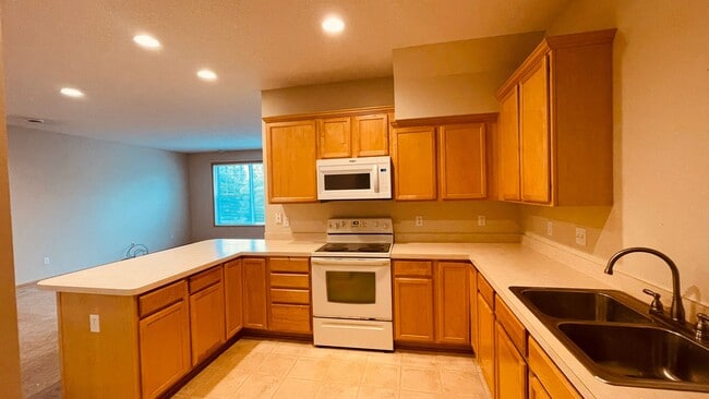 Kichen2 - 6583 Linwood Drive