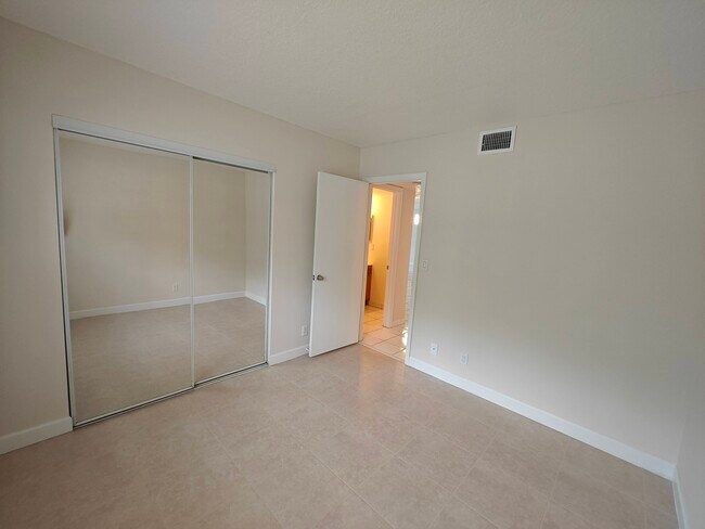 Building Photo - 8750 Royal Palm Blvd